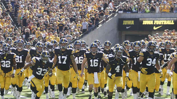 Iowa fan cashing in on undefeated Hawkeyes